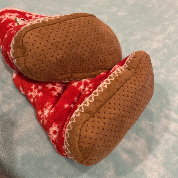 ELF ON THE SHELF SLIPPERS Fits Adult Size 6 - Picture 4 of 4